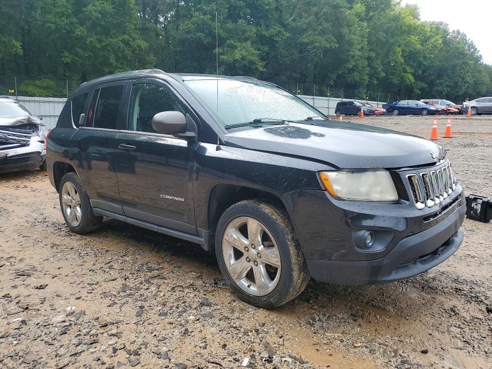 1J4NT5FB3BD157255 2011 JEEP COMPASS photo no. 4