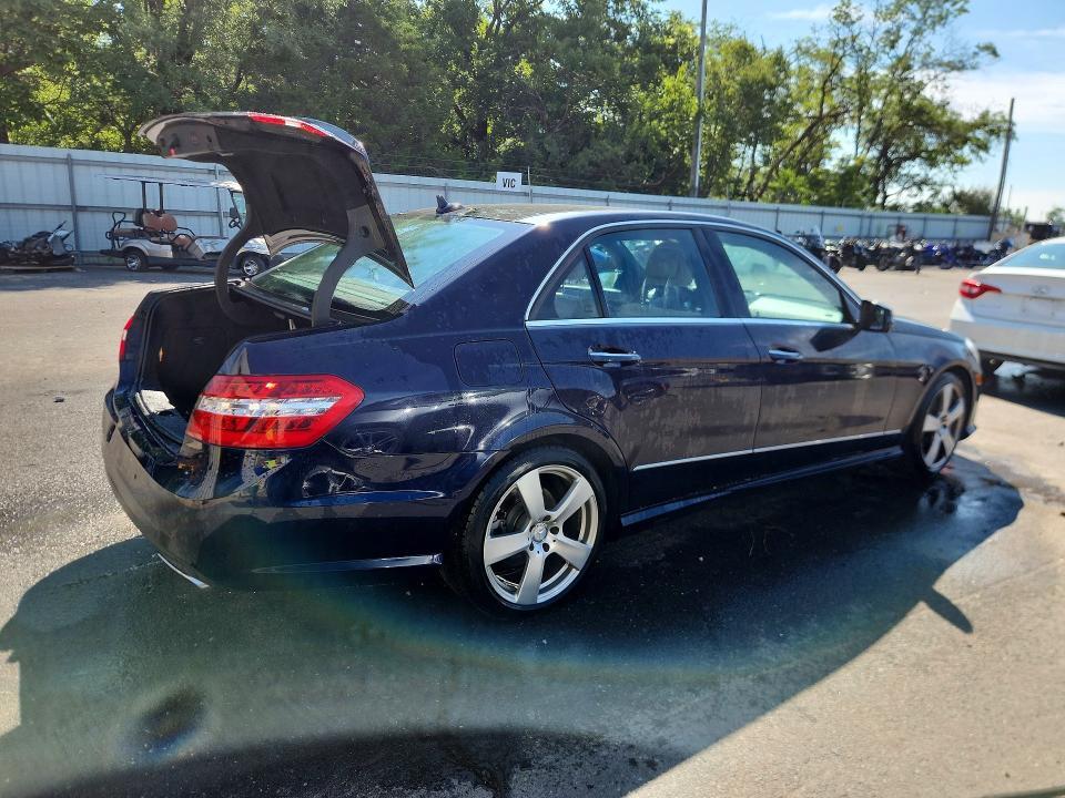 2011 MERCEDES-BENZ E 350 4MATIC — Фото 3 из 12