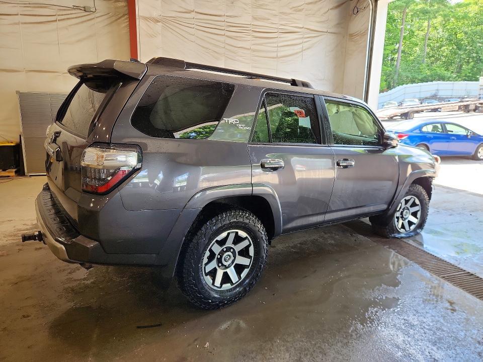 2020 TOYOTA 4RUNNER TRD OFF-ROAD PREMIUM — Фото 3 из 13