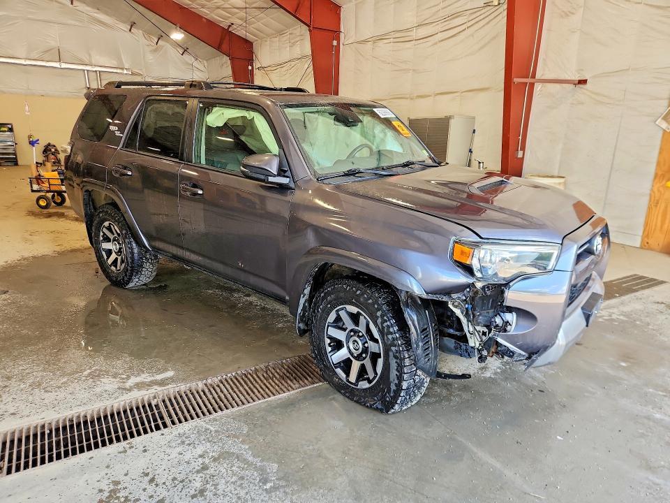 2020 TOYOTA 4RUNNER TRD OFF-ROAD PREMIUM — Фото 4 из 13