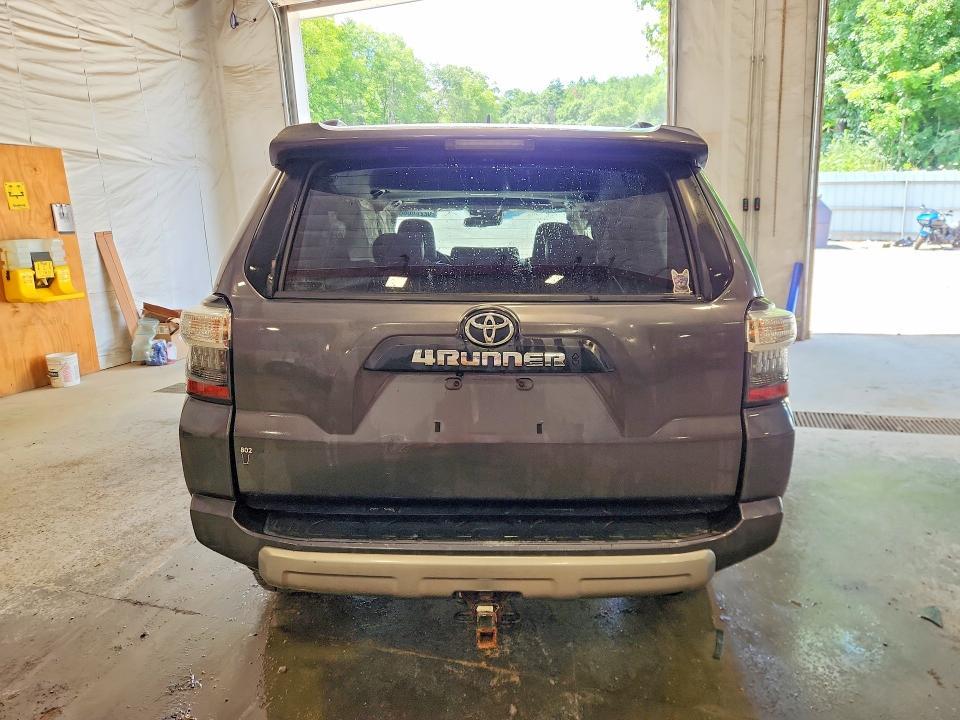 2020 TOYOTA 4RUNNER TRD OFF-ROAD PREMIUM — Фото 6 из 13