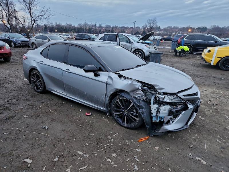2020 TOYOTA CAMRY XSE — Фото 4 из 12