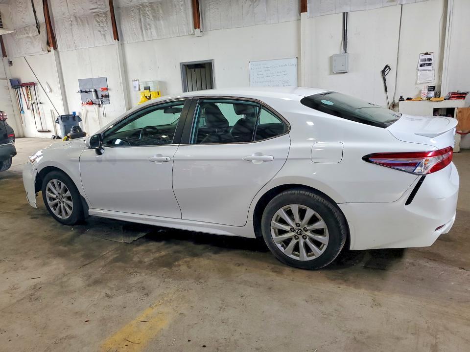 2020 TOYOTA CAMRY SE — Фото 2 из 12