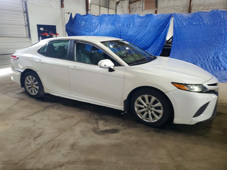 2020 TOYOTA CAMRY SE — Фото 4 из 12