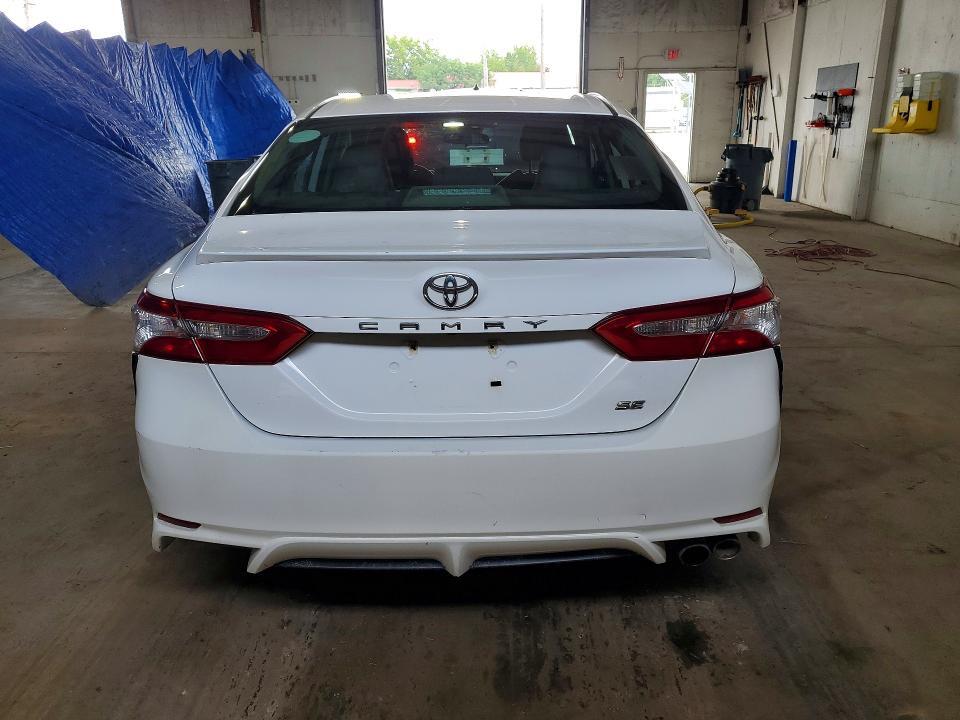 2020 TOYOTA CAMRY SE — Фото 6 из 12