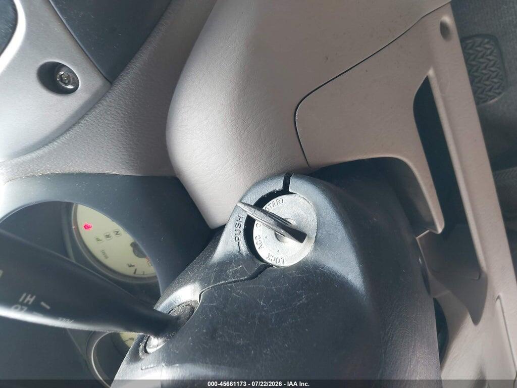JTEGH20V620054075 2002 TOYOTA RAV4 photo no. 11