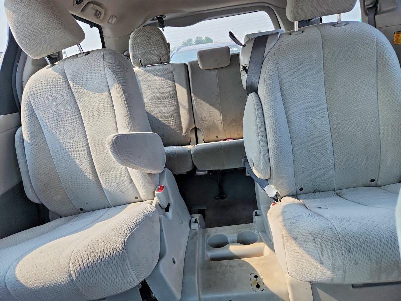 5TDKK3DC5BS099391 2011 TOYOTA SIENNA photo no. 10