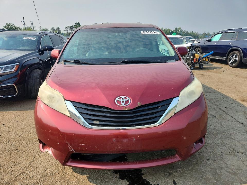 5TDKK3DC5BS099391 2011 TOYOTA SIENNA photo no. 5