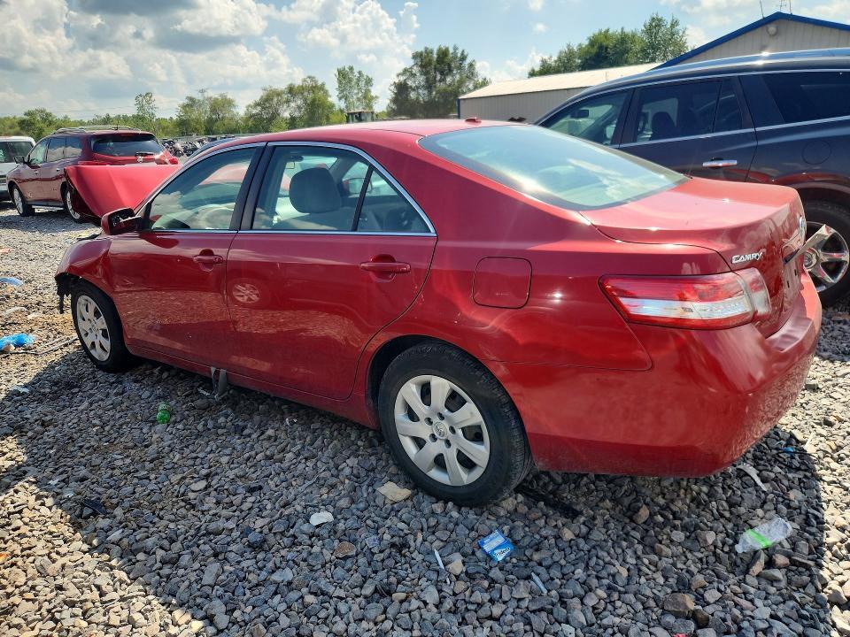 2011 TOYOTA CAMRY LE — Фото 2 из 12