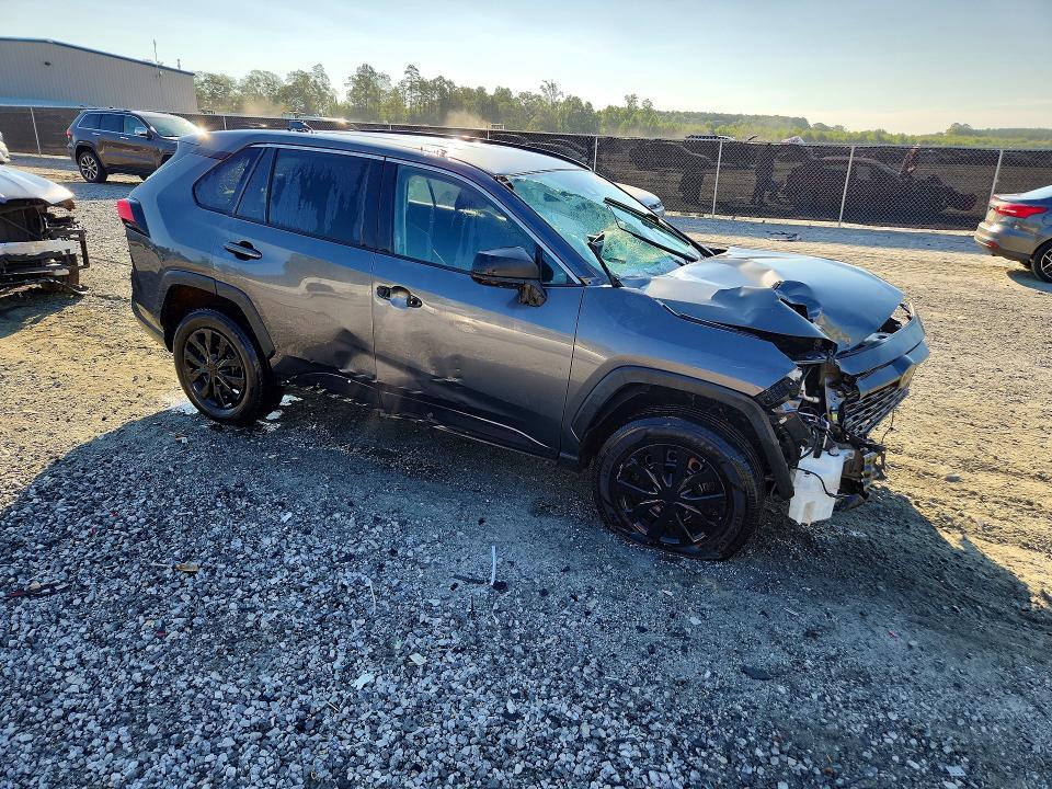 2020 TOYOTA RAV4 LE — Фото 4 из 12
