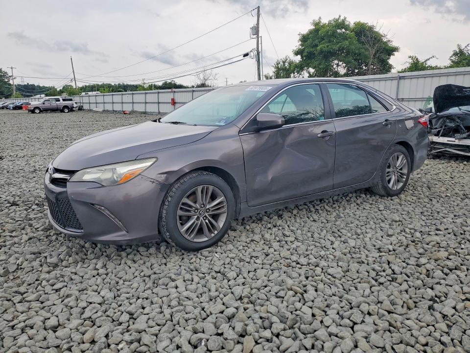 2015 TOYOTA CAMRY SE