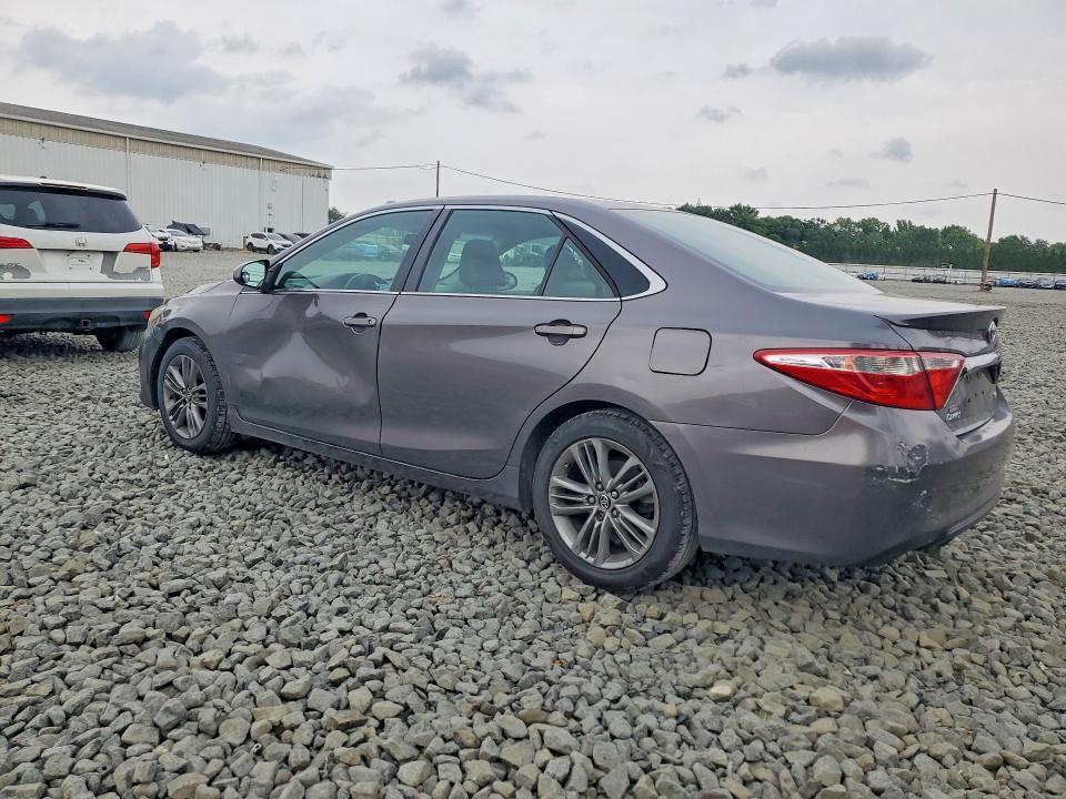 2015 TOYOTA CAMRY SE — Фото 2 из 12