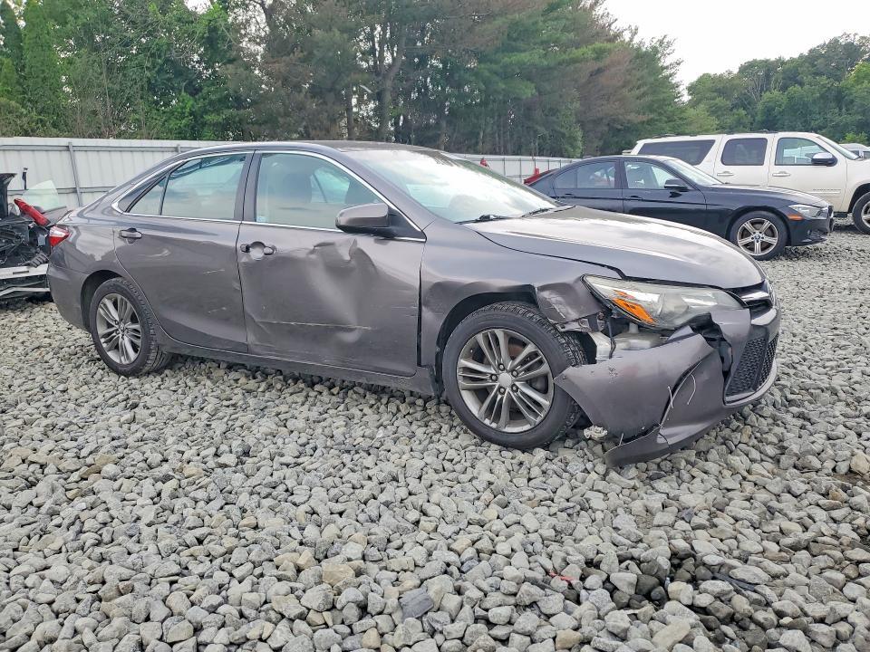 2015 TOYOTA CAMRY SE — Фото 4 из 12
