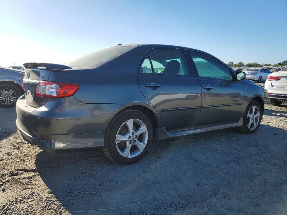 2T1BU4EE0BC717659 2011 TOYOTA COROLLA photo no. 3