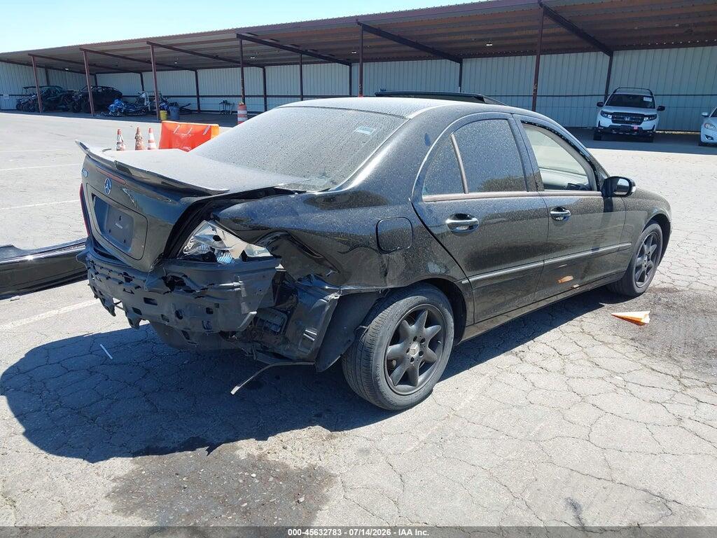 WDBRF61J24F547627 2004 MERCEDES-BENZ C 240 photo no. 4