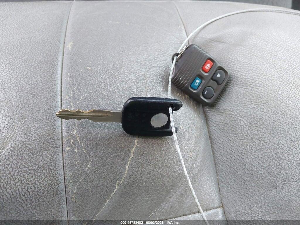 2MEFM75W84X615292 2004 MERCURY GRAND MARQUIS photo no. 11
