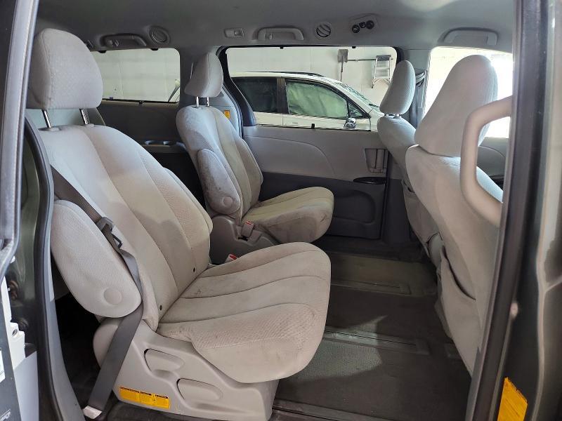 5TDJK3DCXBS007199 2011 TOYOTA SIENNA photo no. 11