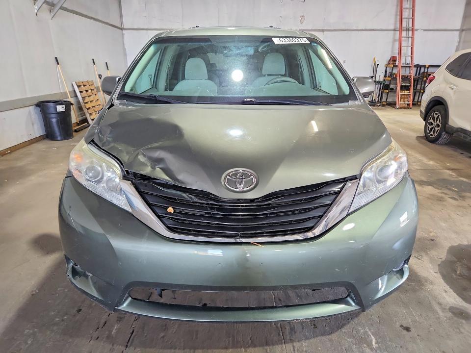 5TDJK3DCXBS007199 2011 TOYOTA SIENNA photo no. 5