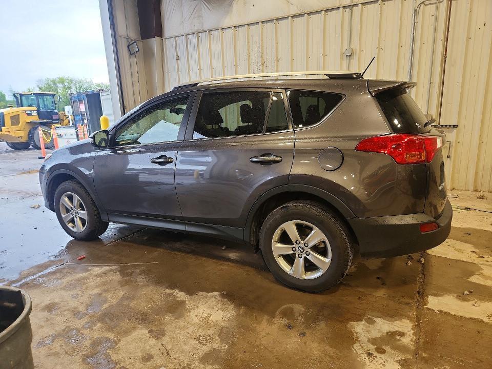JTMRFREV9FJ021608 2015 TOYOTA RAV4 photo no. 2