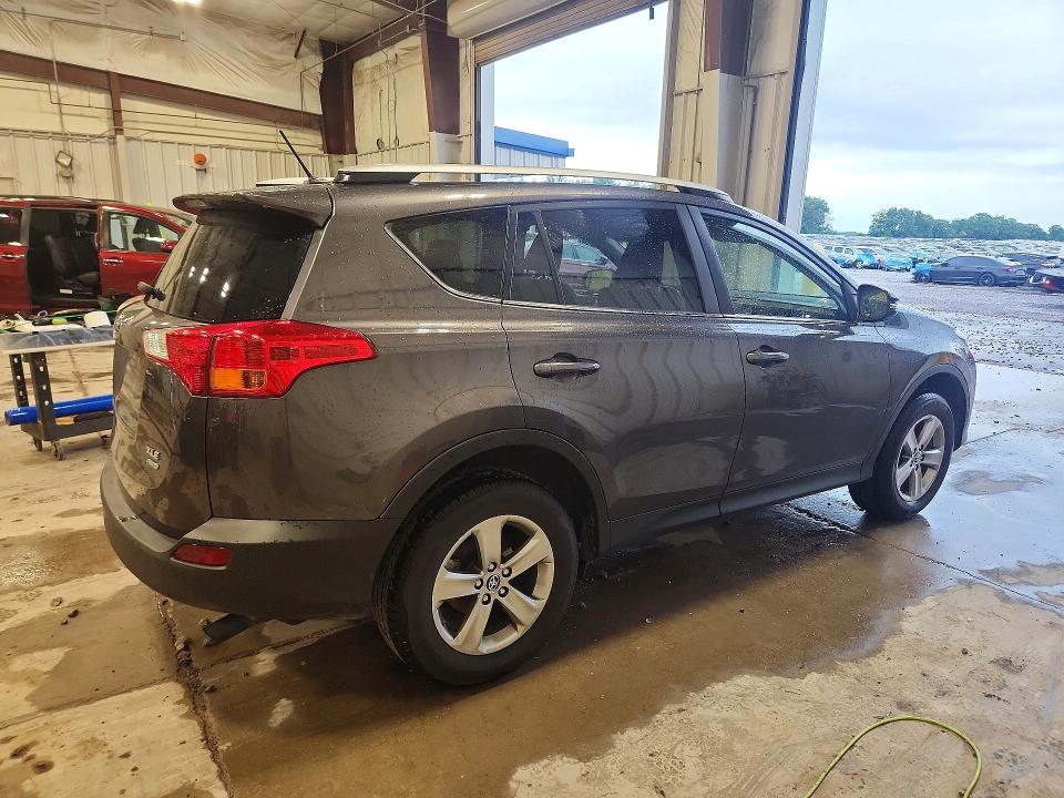 JTMRFREV9FJ021608 2015 TOYOTA RAV4 photo no. 3
