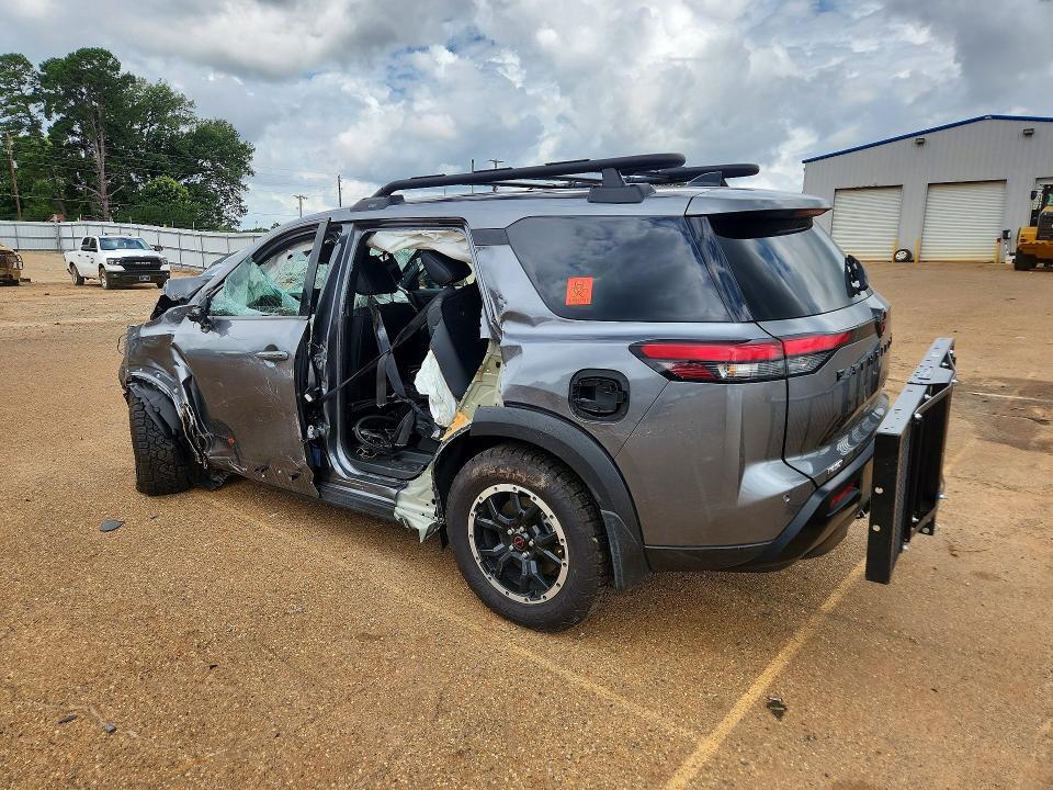2026 NISSAN PATHFINDER ROCK CREEK — Фото 2 из 13