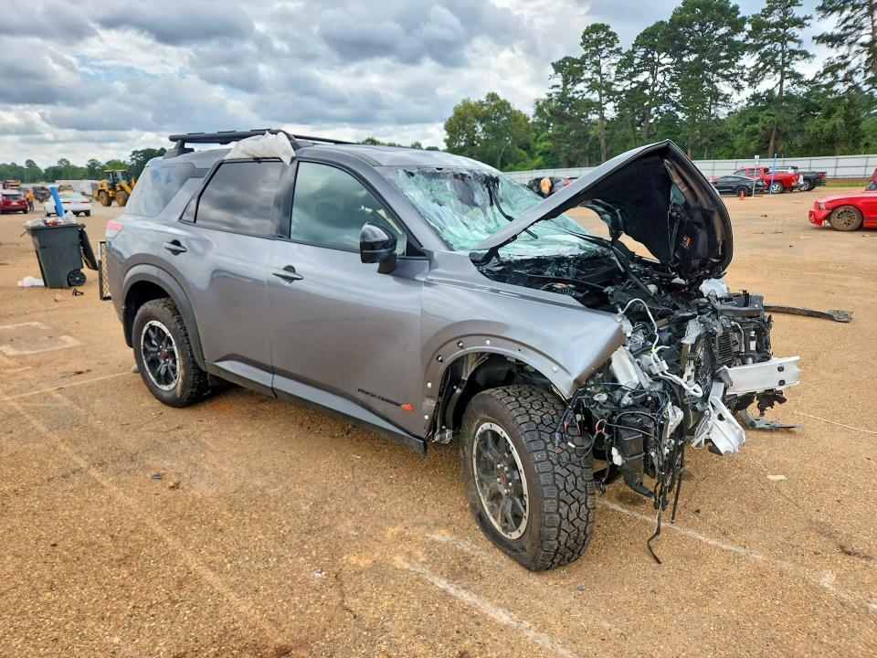 2026 NISSAN PATHFINDER ROCK CREEK — Фото 4 из 13