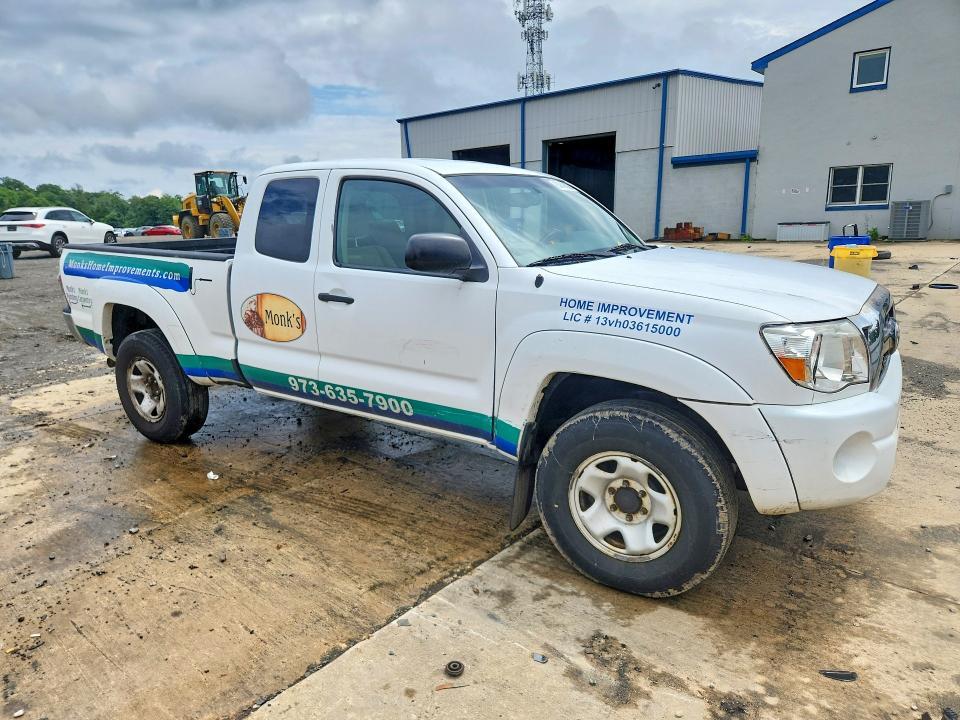 2011 TOYOTA TACOMA V6 — Фото 4 из 12