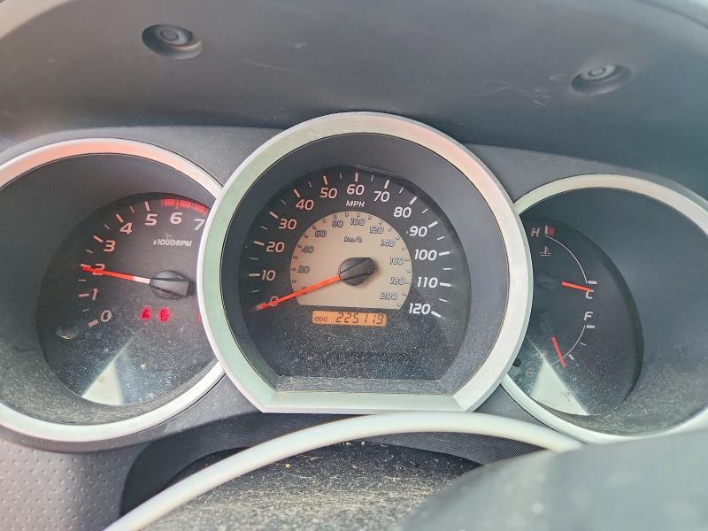 2011 TOYOTA TACOMA V6 — Фото 9 из 12