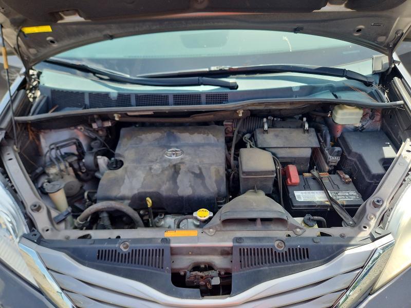 2015 TOYOTA SIENNA XLE PREMIUM 8-PASSENGER — Фото 12 из 13