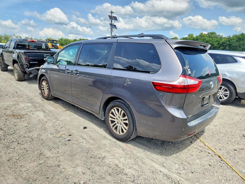 2015 TOYOTA SIENNA XLE PREMIUM 8-PASSENGER — Фото 2 из 13