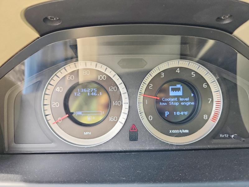 2011 VOLVO XC70 3.2 — Фото 9 из 13