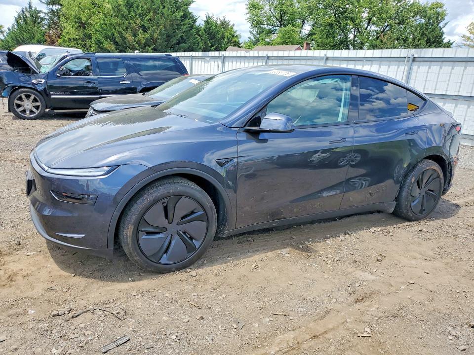 2026 TESLA MODEL Y
