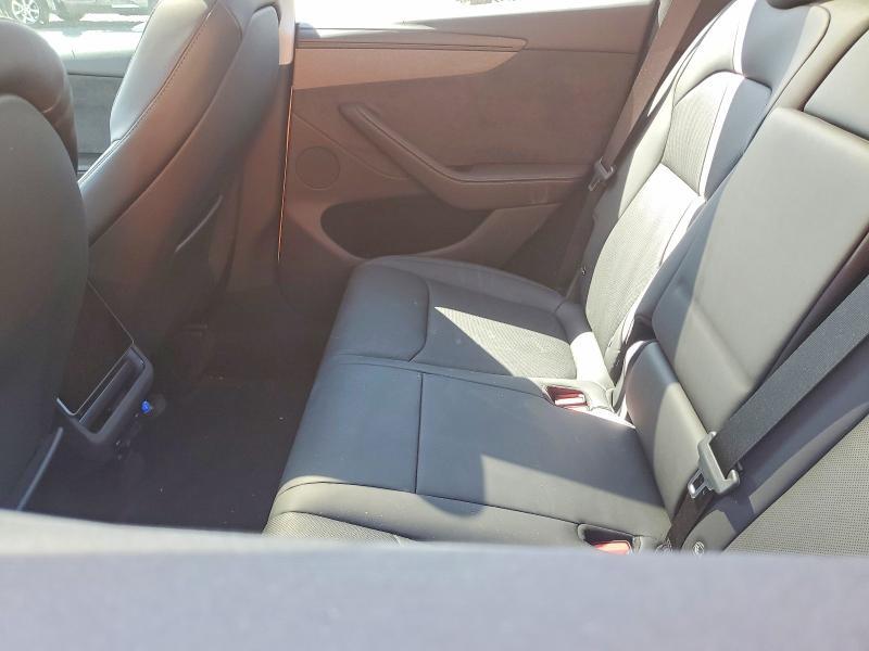 2026 TESLA MODEL Y — Фото 10 из 13