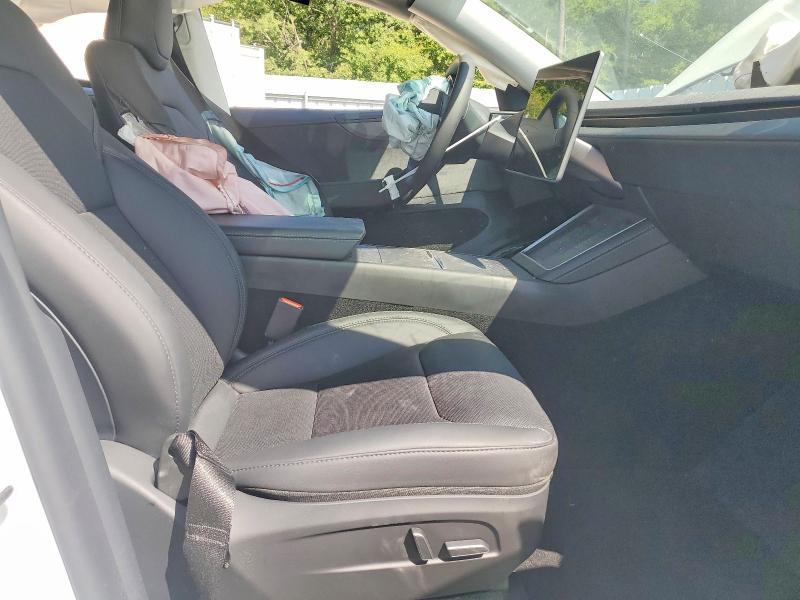 2026 TESLA MODEL Y — Фото 7 из 13