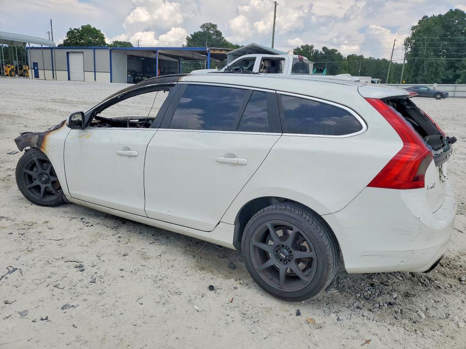 2015 VOLVO V60 PREMIER — Фото 2 из 12