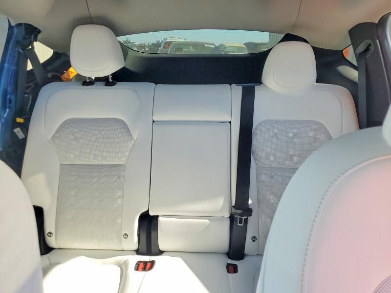 2026 TESLA MODEL Y — Фото 10 из 14