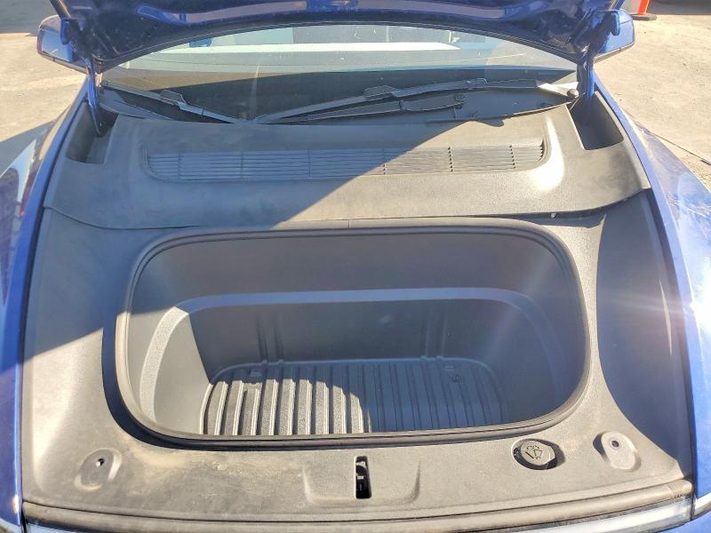 2026 TESLA MODEL Y — Фото 12 из 14