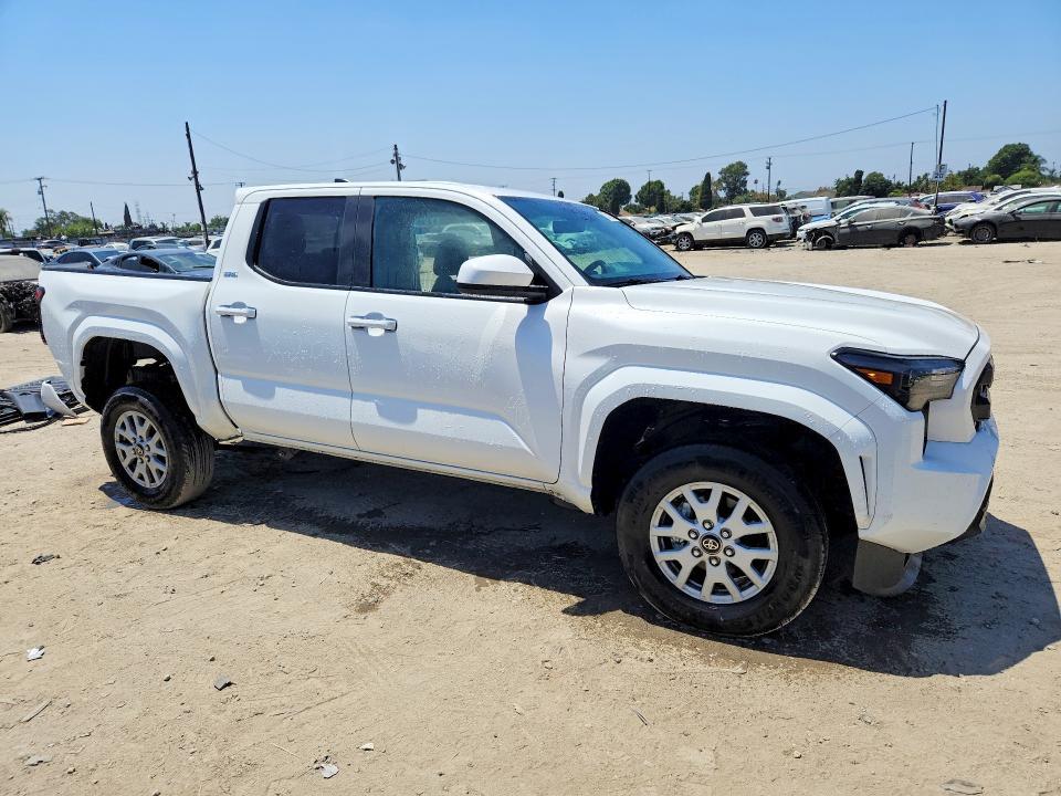 2026 TOYOTA TACOMA SR5 — Фото 4 из 13