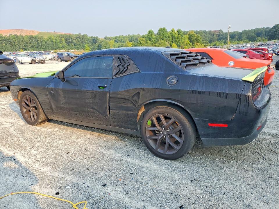 2021 DODGE CHALLENGER SXT — Фото 2 из 12