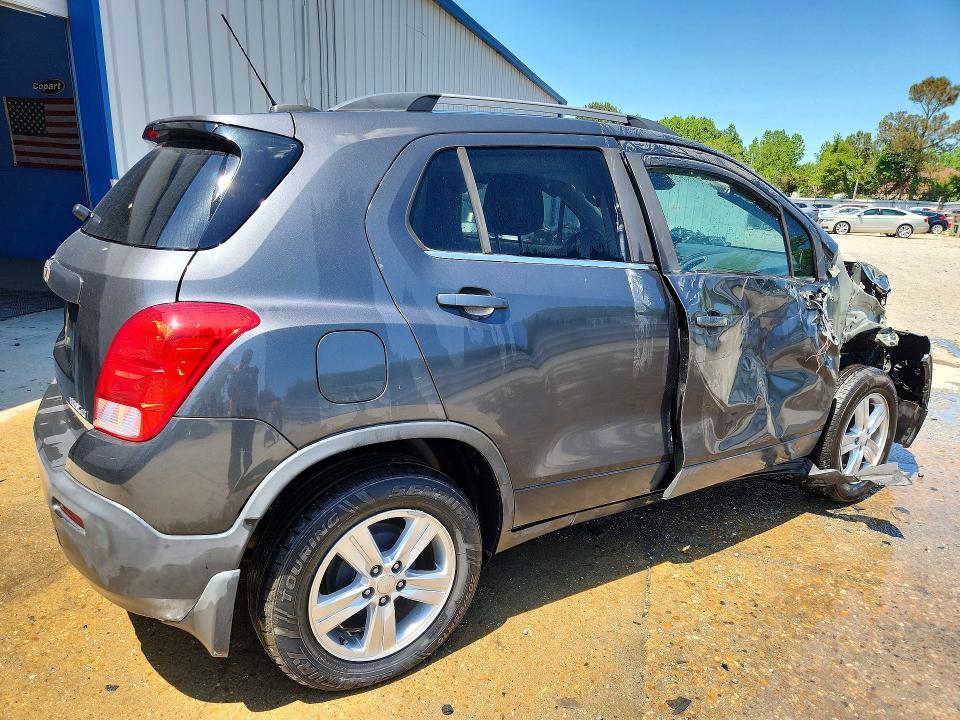2016 CHEVROLET TRAX 1LT — Фото 3 из 13