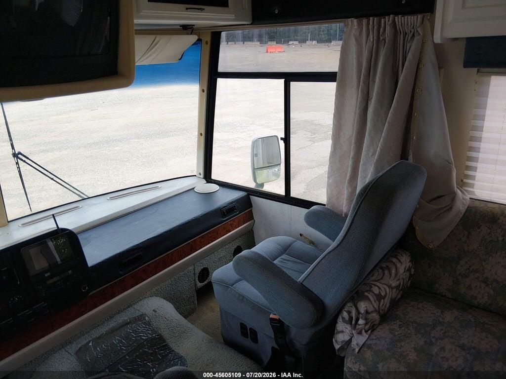 5B4LP57G723351391 2002 WORKHORSE CUSTOM CHASSIS MOTORHOME CHASSIS photo no. 5