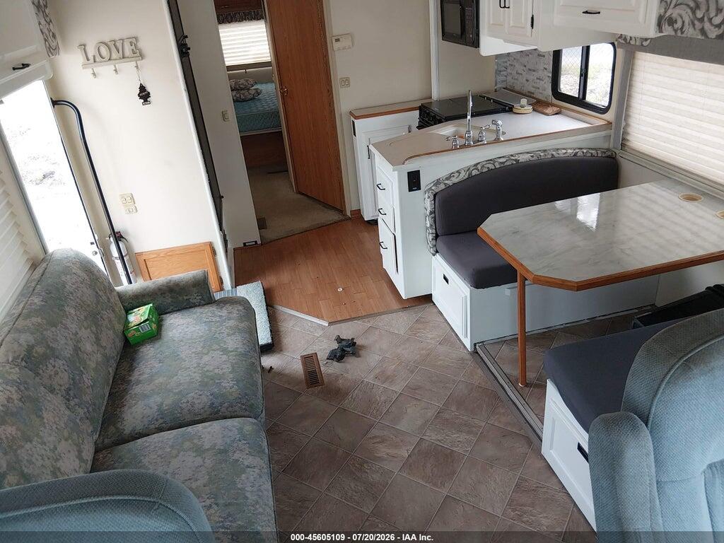5B4LP57G723351391 2002 WORKHORSE CUSTOM CHASSIS MOTORHOME CHASSIS photo no. 8