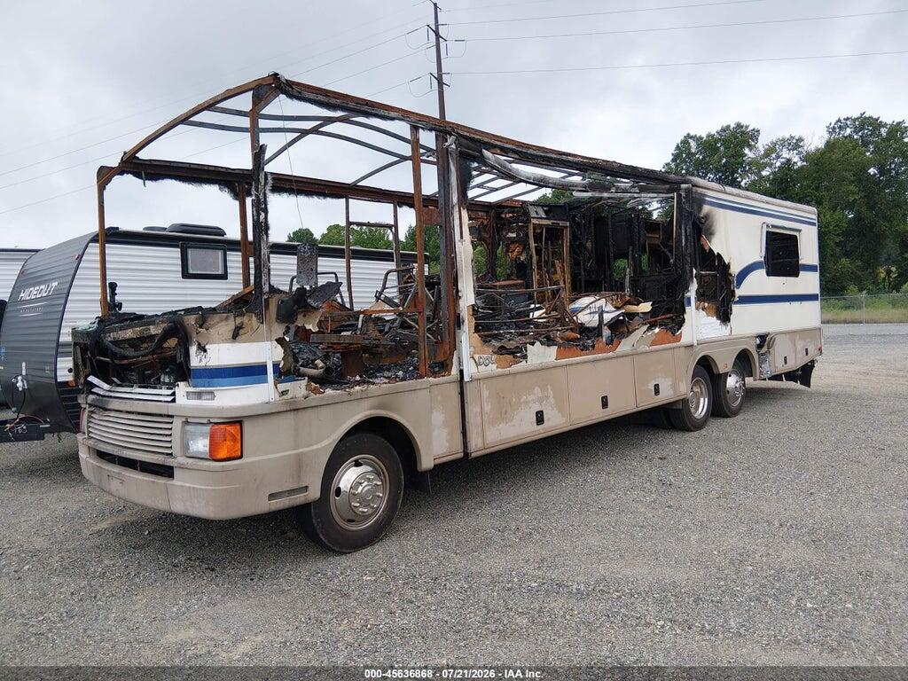 3FCNF53S3XJA03563 1999 FORD F550 photo no. 2