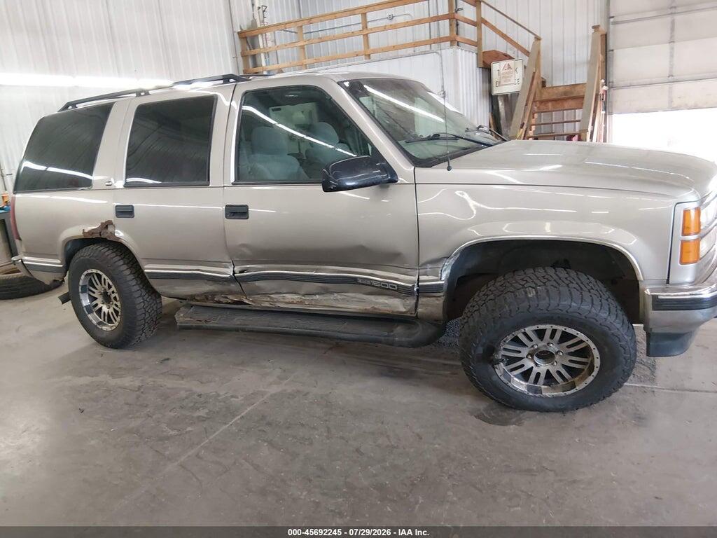 1GKEK13R5XJ805856 1999 GMC YUKON photo no. 6