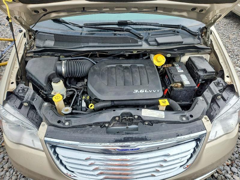 2016 CHRYSLER TOWN & COUNTRY TOURING — Фото 12 из 13