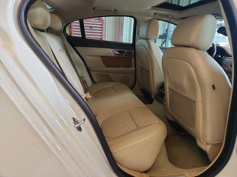 2009 JAGUAR XF LUXURY — Фото 10 из 12