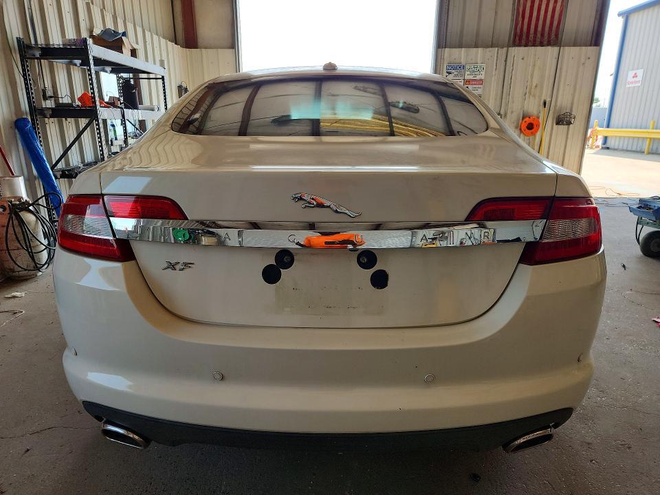 2009 JAGUAR XF LUXURY — Фото 6 из 12