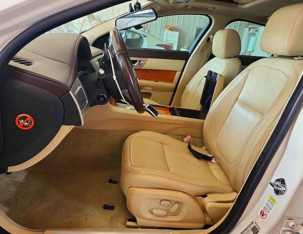 2009 JAGUAR XF LUXURY — Фото 7 из 12