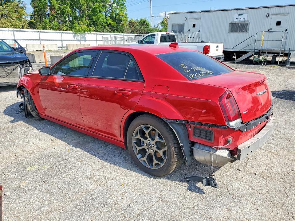 2016 CHRYSLER 300 S — Фото 2 из 12