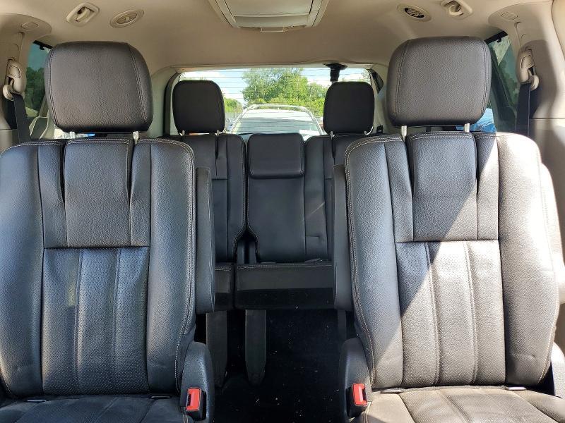 2016 CHRYSLER TOWN & COUNTRY TOURING L — Фото 10 из 13